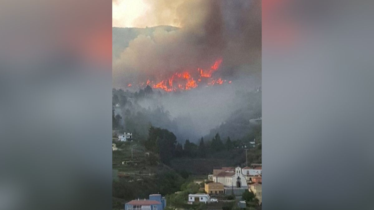 Na španělském ostrově La Palma hoří les, přes 500 lidí museli evakuovat